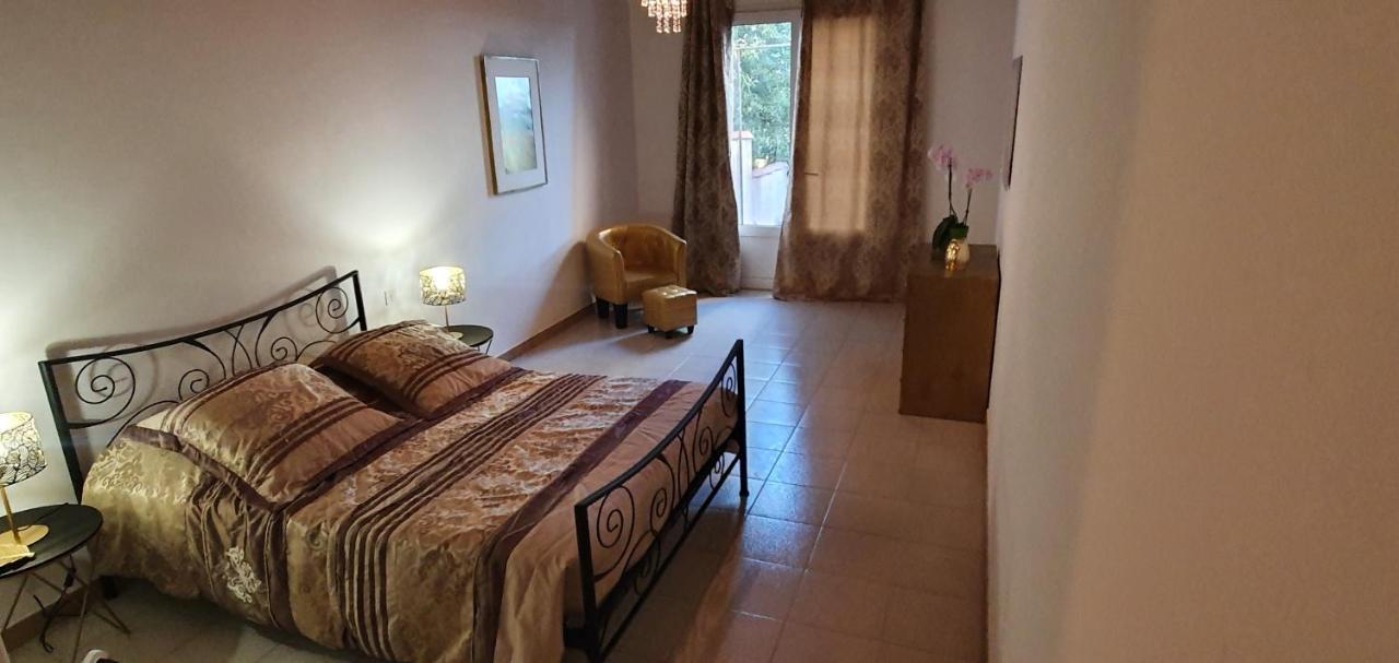 Chez Isabelle Bed & Breakfast Luri Exterior foto